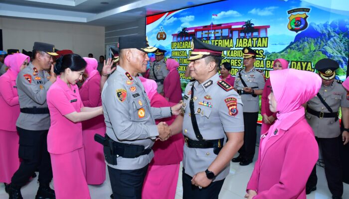 Lantik Pejabat Utama dan Kapolres, Kapolda NTT Minta Beri Pelayanan Terbaik Pada Masyarakat