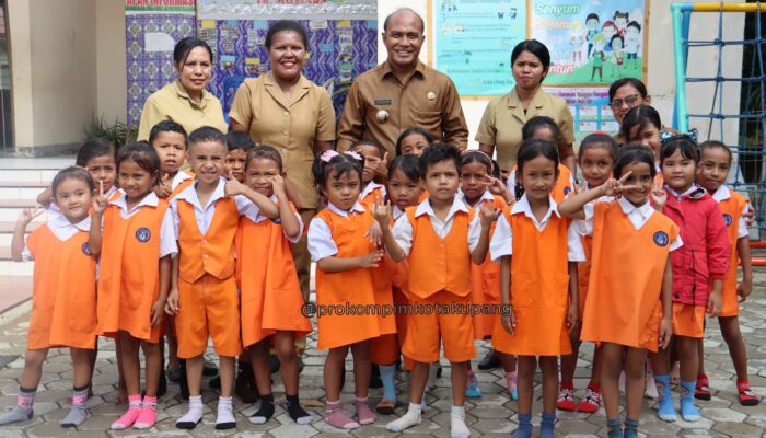 Penjabat Wali Kota Kupang Motivasi Generasi Mudah Harus Mampu Kuasai Bahasa Inggris dan Bahasa Daerah