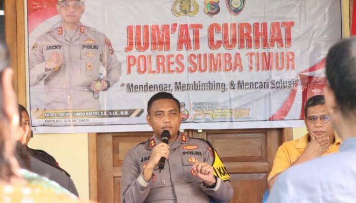 Polres Sumba Timur Minta Masyarakat Komunikasi Intens Masalah Kamtibmas Lewat Program Jumat Curhat