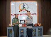 Danrem 161/Wira Sakti dan Dansat Brimob Polda NTT Komitmen Perkuat Sinergitas TNI-Polri