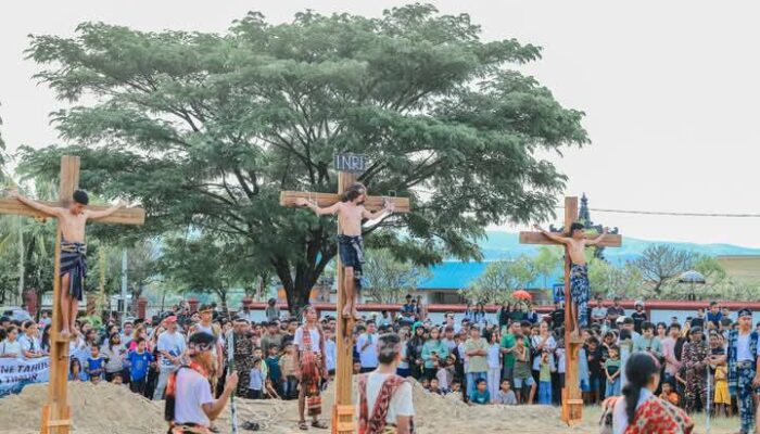 Bupati Sumba Timur Minta Umat Kristiani Maknai Prosesi Jalan Kemenangan Salib dan Pawai Paskah