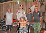 Tangis Haru Amelia Sarmento, WNI Asal Timor Leste Dapat Bantuan Kursi Roda dari Perwira Polri