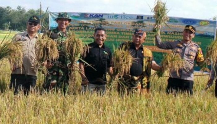 Kapolres Sumba Timur Dorong Petani Pakai Pupuk Organik, Hasilkan Pangan Berkualitas dan Ramah Lingkungan