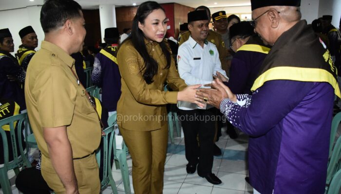 187 Jamaah Calon Haji Asal Kota Kupang Siap Berangkat Ke Tanah Suci Mekkah