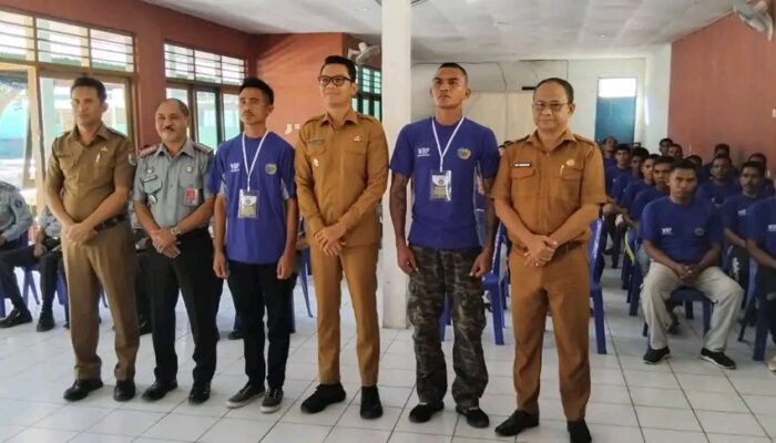 Warga Binaan Lapas Kelas IIA Waingapu Dapat Pelatihan Meubel Kayu dan Pertanian