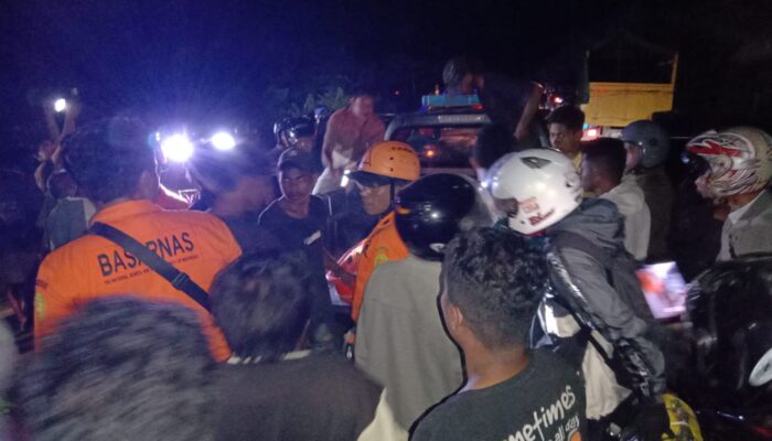 Truk Kontainer Terperosok Jurang 80 Meter di Jalur Waingapu, Sumba Timur, Driver Berhasil Dievakuasi Tim SAR