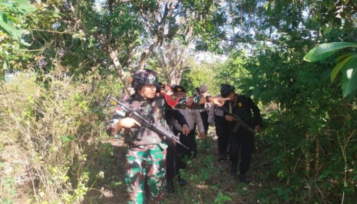 Cegah Potensi Gangguan Keamanan dan Penyelundupan, Personel TNI-Polri Patroli di Perbatasan Indonesia-Timor Leste