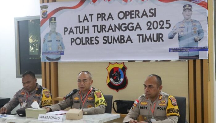 Gelar Latpra Ops Patuh, Polres Sumba Timur Edukasi Masyarakat Sadar Tertib Lalu-Lintas