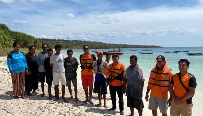 Mesin Perahu Mati Saat Melaut, Dua Nelayan Asal Rote Ndao Berhasil Dievakuasi