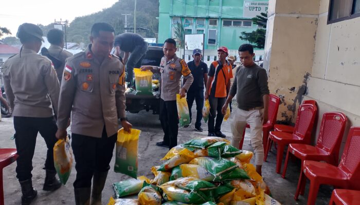102 Personel Polda NTT Bantu Tangani Banjir dan Longsor di Nagekeo