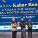 KH Embay Mulya Syarief Terima Penghargaan Lifetime Achievement dari Kabar Banten